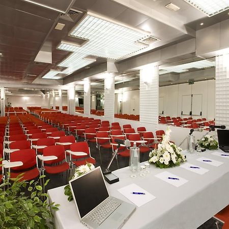 Hotel Savoy Pesaro Business photo