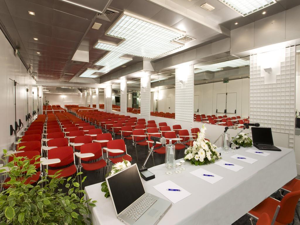Hotel Savoy Pesaro Business photo