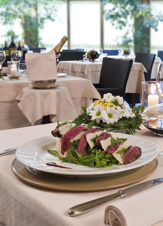 Hotel Savoy Pesaro Exterior photo