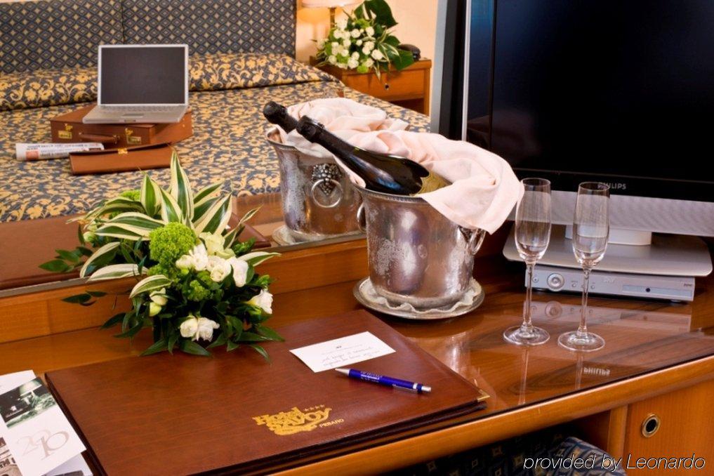 Hotel Savoy Pesaro Room photo